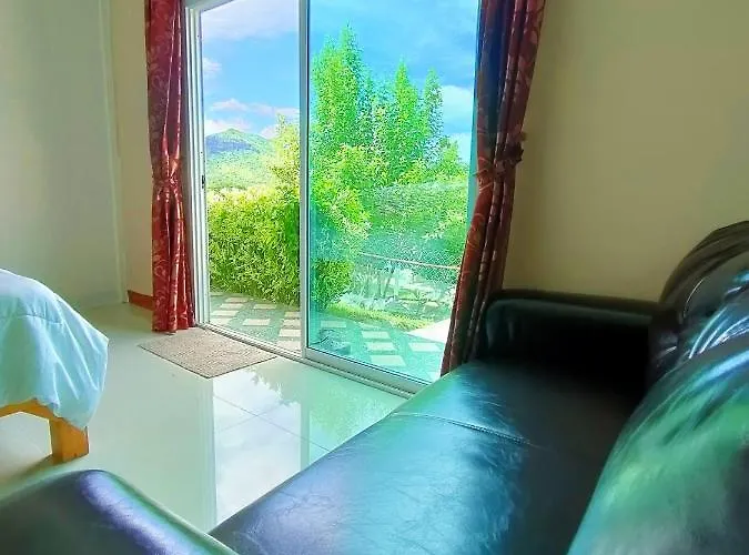 บ้านไม้หอมรีสอร์ท บ้านพัก