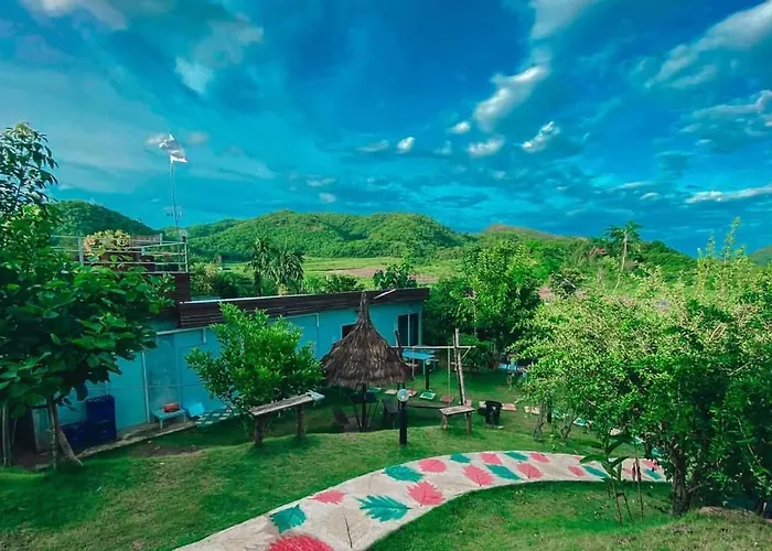 บ้านไม้หอมรีสอร์ท 4* สวนผึ้ง