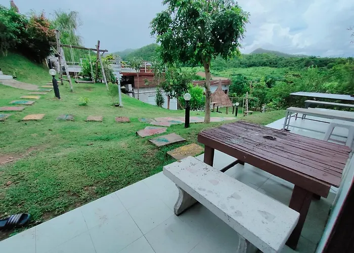 บ้านไม้หอมรีสอร์ท บ้านพัก สวนผึ้ง
