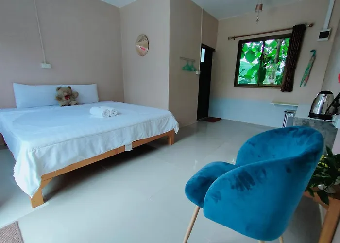 บ้านไม้หอมรีสอร์ท บ้านพัก 4*