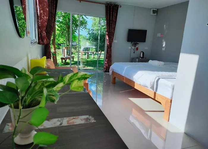 บ้านไม้หอมรีสอร์ท 4*