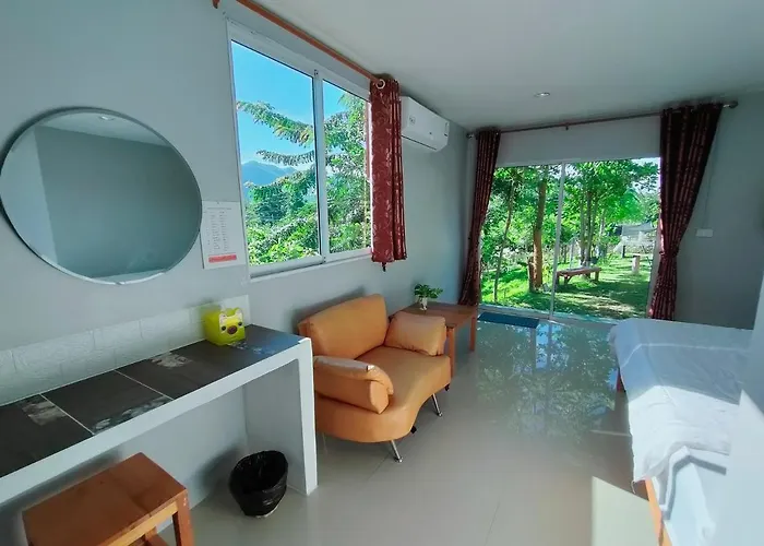 บ้านไม้หอมรีสอร์ท 4* สวนผึ้ง