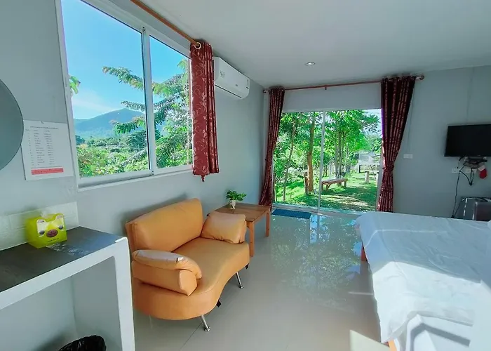 บ้านไม้หอมรีสอร์ท 4*