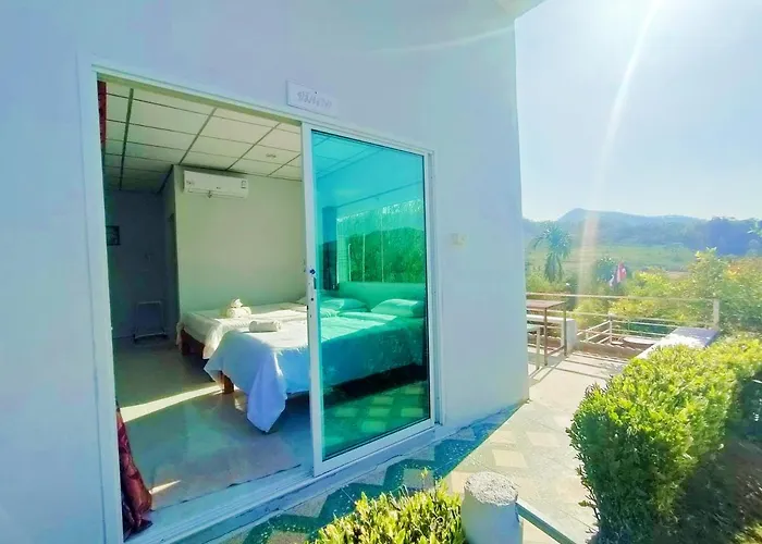 บ้านไม้หอมรีสอร์ท บ้านพัก สวนผึ้ง