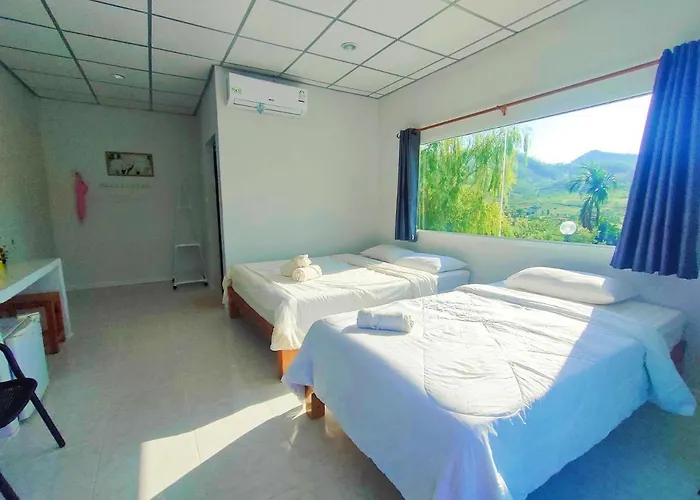 บ้านไม้หอมรีสอร์ท 4*