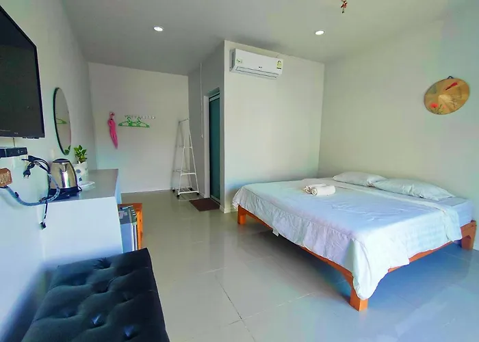 บ้านไม้หอมรีสอร์ท 4*