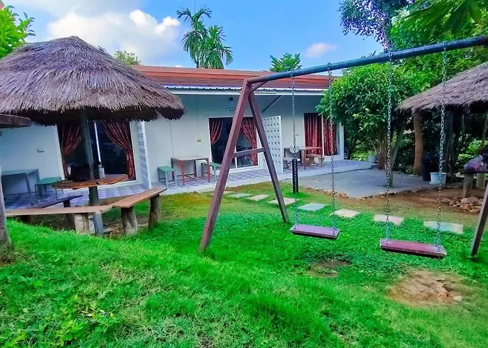 บ้านพัก บ้านไม้หอมรีสอร์ท