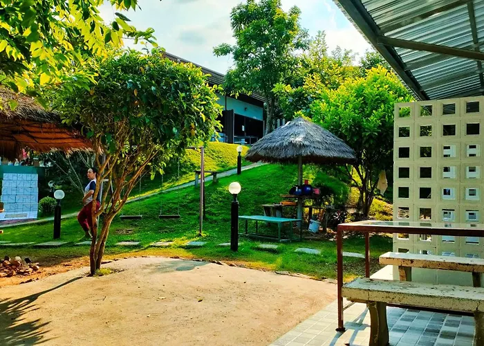 บ้านพัก บ้านไม้หอมรีสอร์ท 4*