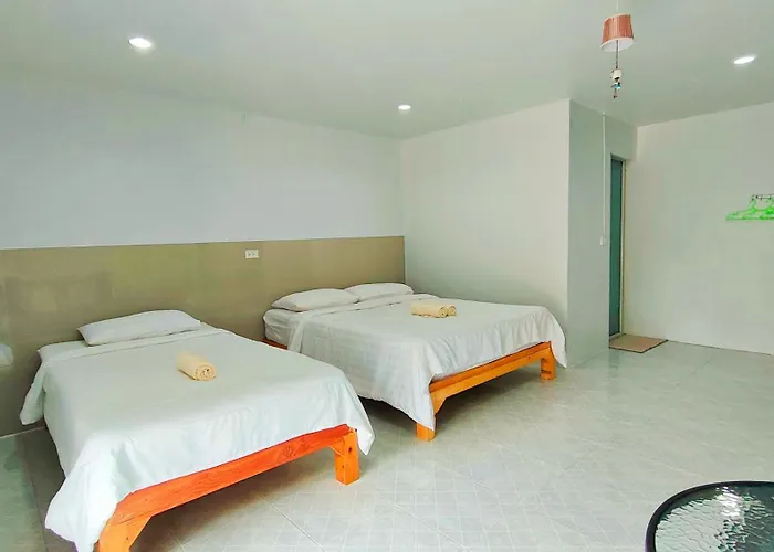 Guest house Baan Mai Hom Suan Phueng