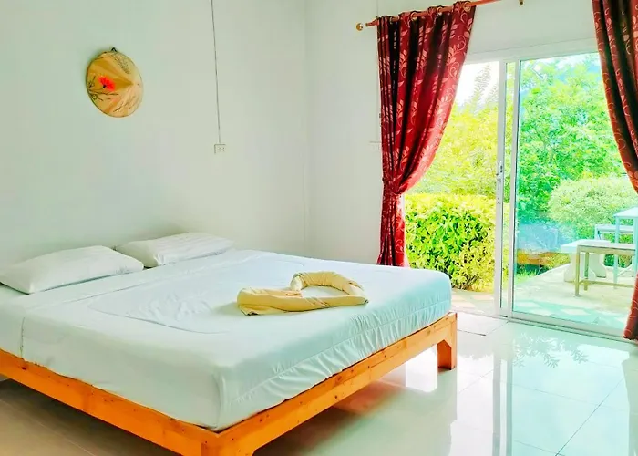 บ้านไม้หอมรีสอร์ท บ้านพัก สวนผึ้ง