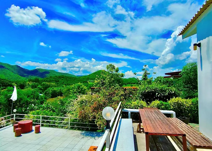 บ้านไม้หอมรีสอร์ท บ้านพัก สวนผึ้ง